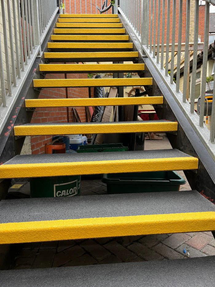 Heavy Duty Anti Slip GRP Stair Treads For Frosty And Oily Conditions - finishings UK